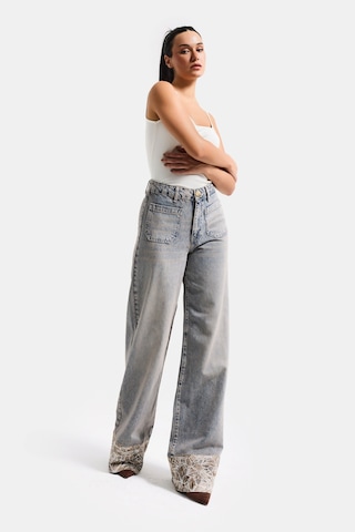 it's basic Kadın Kot Rengi 4s6-65 Wide Leg Fit Paça Dantel Detaylı Özel Tasarım Denim Jean Mavi