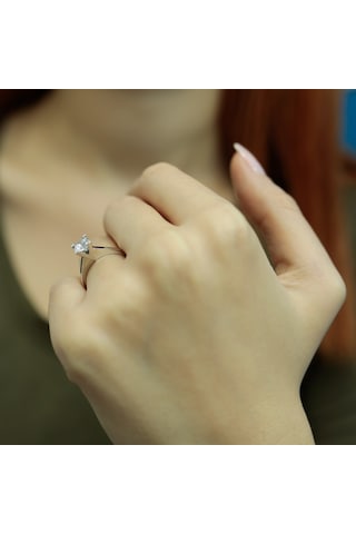 Lova E Renk 0,80 Karat Pırlanta Tektaş Yüzük - Hrd - 1040006