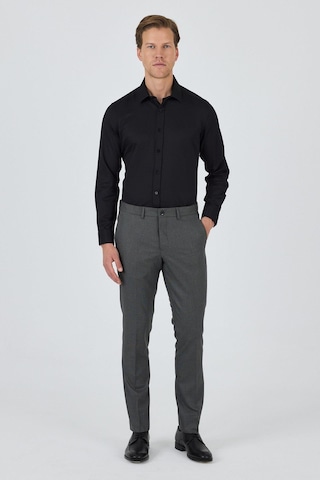 İmza Siyah Filafil Yan Cep Açık Paça Slim Fit Ayarlanabilir Kemer Pantolon 1003250123 Siyah