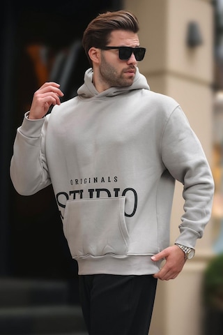 Madmext Boyalı Gri Kapüşonlu Baskılı Cep Detaylı Sweatshirt E7076 Gri