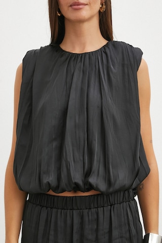 Uterpe Pileli Kolsuz Crop Bluz Siyah