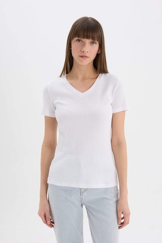 DeFacto Slim Fit Dar Kesim V Yaka Ribana Basic Düz Kısa Kollu Beyaz Tişört I1080AZ25SPWT34
