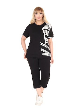 Melsay Butik Siyah Kısa Kol Yarım Çizgi Garnili Viskon Kapri Takım Siyah