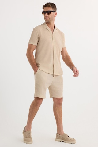 Tudors Erkek Slim Fit Dar Kesim Apaş Yaka Beli Bağcıklı Bej Gömlek Şort Takım-37574 Bej