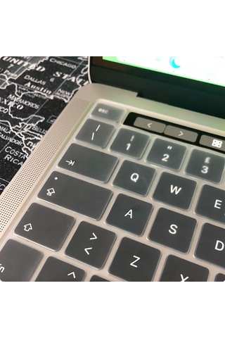 Apple Uyumlu MacBook 13.3' Air A1932 Zore Klavye Koruyucu Transparan Buzlu Silikon Ped