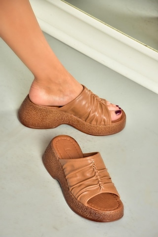 Fox Shoes S996443009 Taba Kalın Tabanlı Kadın Terlik Taba