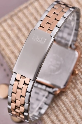 Q&q Qcg51414 Rose Gümüş Rakamlı Modern Kare Kadın Kol Saati