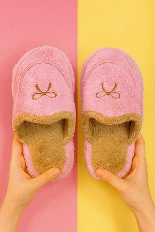 Amore Kapalı Kadın Ev Terliği Günlük Rahat Kışlık Terlik Pembe