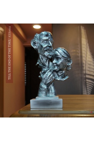 Zamanın Sonuna Kadar Öpüşen Çift Heykeli Romantik Gümüş Kaplama