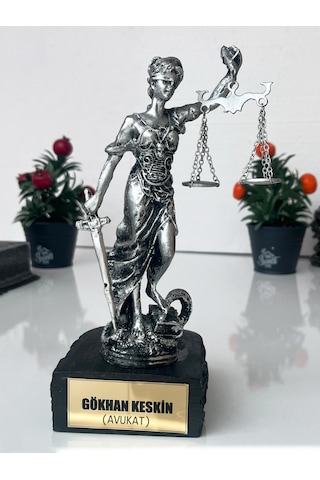 Kişiye Özel Adalet Heykeli Themis Figürlü Avukat Masa Üstü Biblo