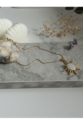 Handmade Pirinç Üzeri Altın Kaplama Güneş Şeklinde Beyaz Kadın Kolye Sevgiliye Hediye