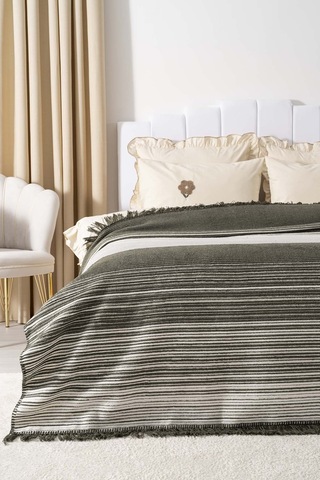 Veloura Haki Çift Kişilik Püsküllü Battaniye Çok Renkli