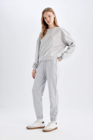 Defacto Beli Paçası Lastikli Cepli Uzun Boy Basic Düz Jogger Eşofman Altı D6646AX24WNGR256 Gri