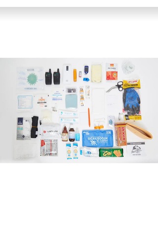 Kapsamlı Deprem Çantası Ritera Marka Telsiz İçerir.