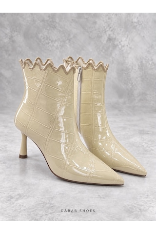 Dabab Shoes Carmen Kadın Bej Kroko Rugan Sivri Burun Fermuarlı Sıcak Astarlı 7 Cm İnce Topuklu Bot Bootie