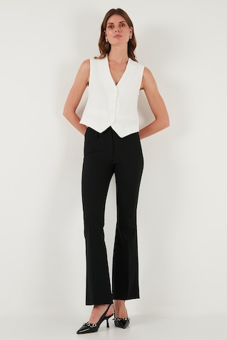 Lela Streç Fitted Fit V Yaka Düğmeli Bayan Yelek 5865971 Beyaz