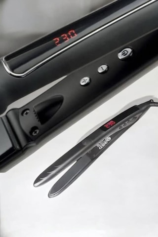 Led Ekranlı Saç Düzleştirici - Isı Ayarlı Ve Seramik Kaplama