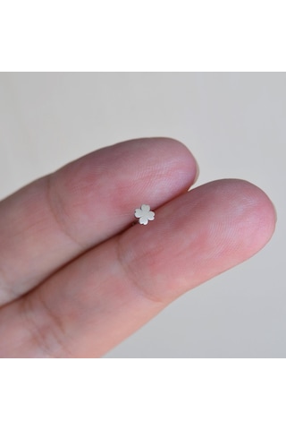 Cerrahi Çelik Silver Renk Çelik Burun Piercing Yonca Model Hızma Gri