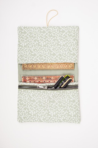 Kitap Ve Defter Kılıfı Fermuarlı Cepli, Yeşil Desenli 19x26 Cm