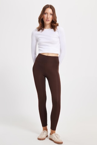 Tudors Kadın Slim Fit Dar Kesim Scuba Kumaş Beli Lastikli Kahverengi Tayt-42440 Kahverengi