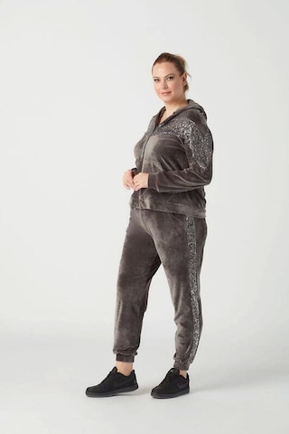 1927 Gri Tam Kalıp Tarz Kapüşonlu Kadife Büyük Beden Eşofman Takımı Gri