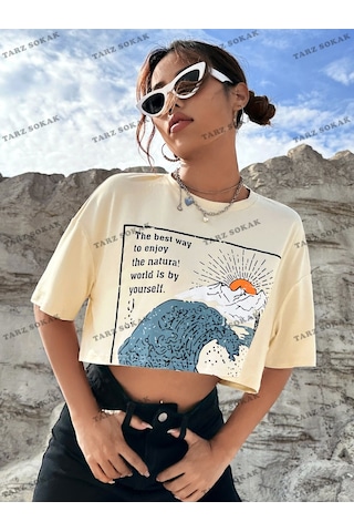 Flood Of Style Crop Ckod-232913 Dalgalı Ve Sloganlı Grafik Kısa Bej