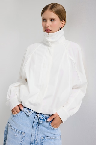 Itsbasic Kadın Beyaz Renk W5 Oversize Özel Organik Kumaş Tasarım Gömlek Ceket