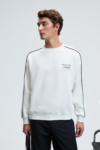 Grimelange LEIF Erkek Kolları Biyeli Önü Baskılı Yuvarlak Yaka Oversize Ekru Sweatshirt