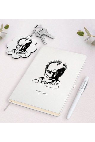 Kişiye Özel Atatürk Temalı Beyaz Defter Kalem ve Anahtarlık N11.2016 Beyaz