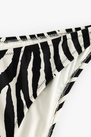 Koton Zebra Desenli Bikini Altı Astarlı Siyah Çizgili 4sak00101mm