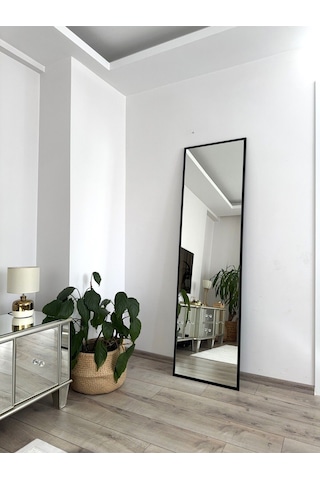 Effe Siyah Metal Çerçeveli Ayaklı 180x50 Cm Boy Aynası