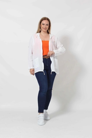 Moda Berray B1016b Beyaz Yıldız Baskılı Kapüşonlu Fermuarlı Ceket Beyaz