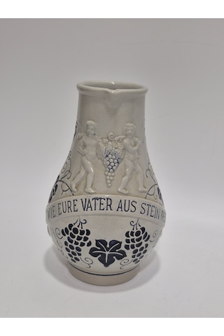 Vintage Kabartma Motifli Taş Seramik Şarap Sürahisi 20cm