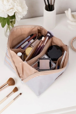 Lüx Çok Amaçlı Tutma Kollu Makyaj Çantası Geniş Bölmeli Seyahat Tipi Kozmetik Organizeri Beyaz