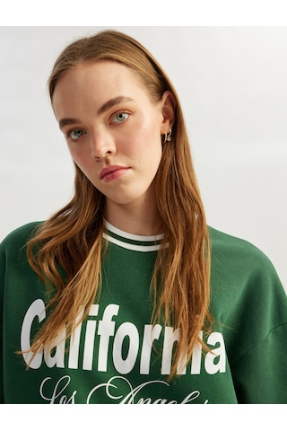 Koton Uzun Kollu Bisiklet Yaka Kolej Baskılı Sweatshirt Yeşil 5sal10577ık Yeşil