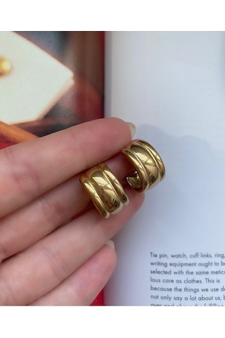 Vintage Çizgili Yarım Halka Çelik Kararmaz Küpe Çifti Altın