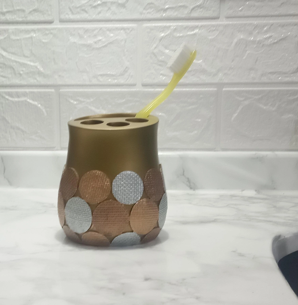 2 Adet Diş Fırçalık Altın Puanlı Poliresin 9x9x10cm Banyo Seti Çok Renkli