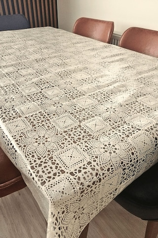 Dantel Görünümlü Üstü Şeffaf Kaplı Muşamba Masa Örtüsü -krem Renk-farklı Ölçülerde Krem