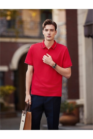 New Performance Premium Polo T-shirt %52,2 Polyester %37,1 Pamuk %3,2 Asetat Elyafı %2,6 Dut İpeği %2,5 Keten %2,4 Spandex Kırmızı