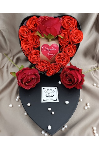 İnci Mode Hoşgeldin Bebek 12+1 Çiçekli Kalpli Kutu Hediyelik Çiçek Kutusu Siyah