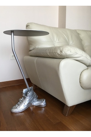 Antartidee Yuvarlak Tablalı Ayakkabı Tasarımlı Yan Sehpa