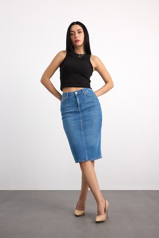50286 73604 Kadın Regular Fıt Mıdı Denim Etek 50286-73604 Açık Mavi 50286 73604 Kadın Regular Fıt Mıdı Denim Etek 50286-73604 Açık Mavi