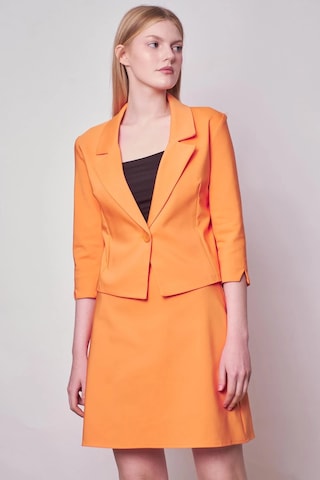 Kadın Yakalı Kapri Kollu Kolu Yırtmaçlı Hafif Likralı Kumaş Kısa Blazer Ceket Etek Jument 100083 -mango Mango