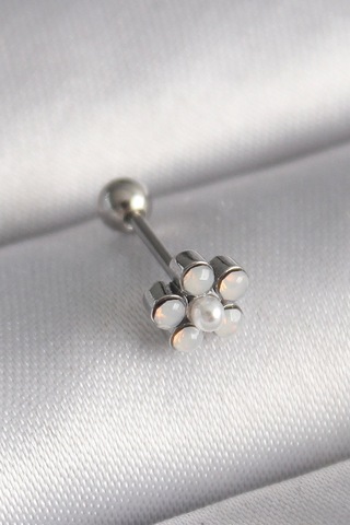 Ceylan Adam 316l Çelik Gümüş Renk Zirkon Taşlı Çiçek Model Tragus Piercing Çok Renkli