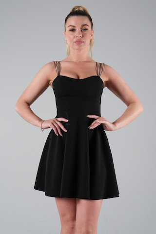 Siyah İnce Askılı Sırt Dekolteli V Yaka Kloş Abiye Elbise & Mezuniyet Elbisesi 0104026.01 Siyah