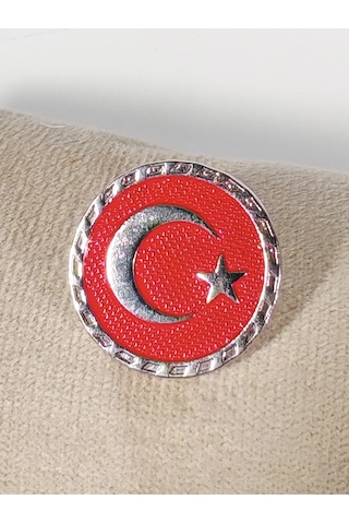 Kırmızı Zeminde Ay Yıldız Kabartmalı Yuvarlak Metal Rozet Çok Renkli