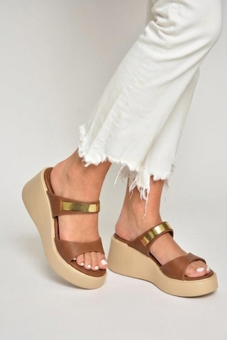 Fox Shoes Y973518509 Taba Kalın Tabanlı Kadın Terlik