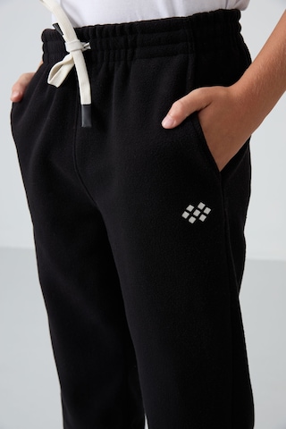 Tommy Life Siyah Kalın Yumuşak Dokulu Standart Fit Nakışlı Polar Erkek Çocuk Eşofman Alt - 11220 Siyah