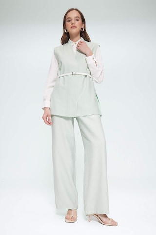 Defacto V Yaka Kemerli Twill Tesettür Klasik Yelek F1371ax25smgn1181 Yeşil