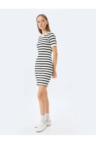 Koton Mini Bisiklet Yaka Kısa Kollu Fitilli Slim Fit Elbise Ekru Çizgili 5sal80021ık Ekru